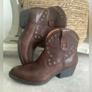 ♦️BORN leather booties 7.5 western ankle boots brown EUC grommets